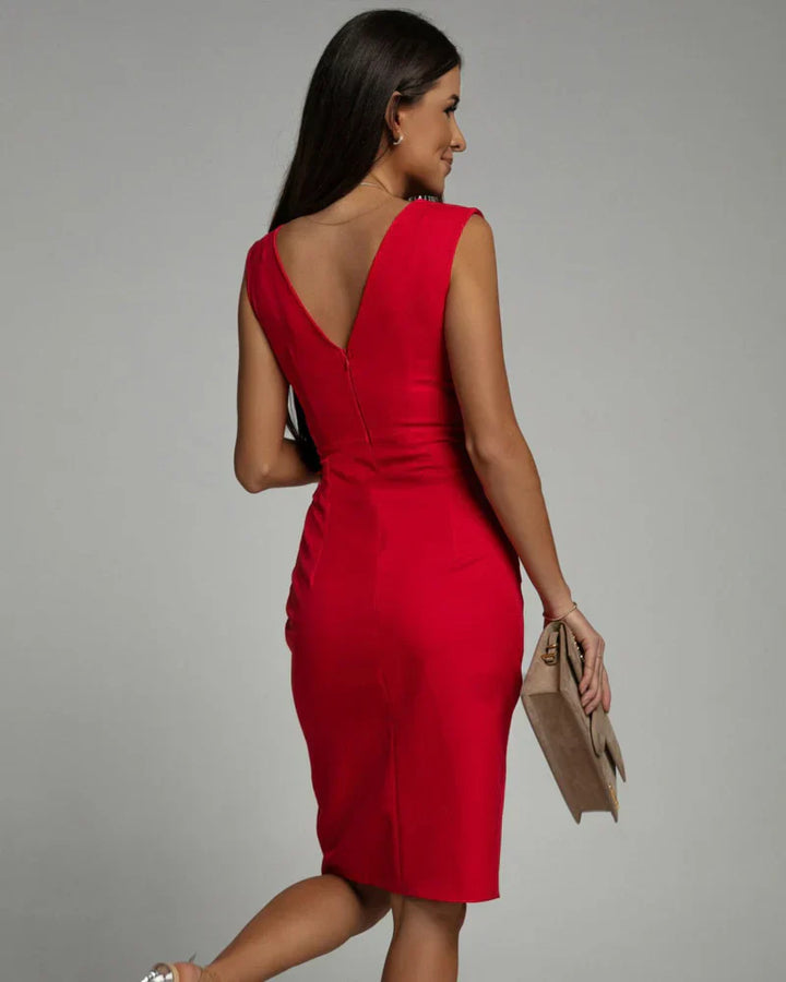Dyna™ - Fitted Dress with V-Neckline and Slit