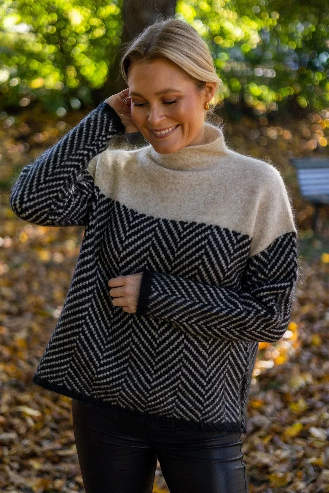 Maxxine™ - premium knit turtleneck