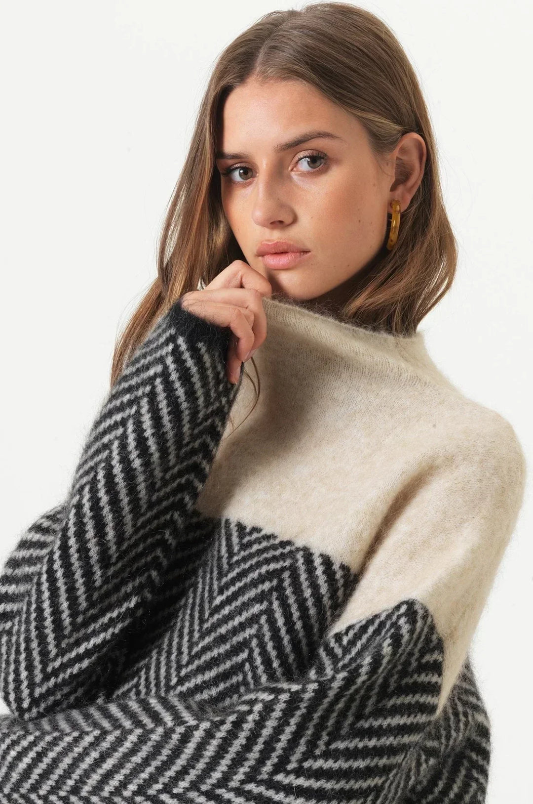 Maxxine™ - premium knit turtleneck